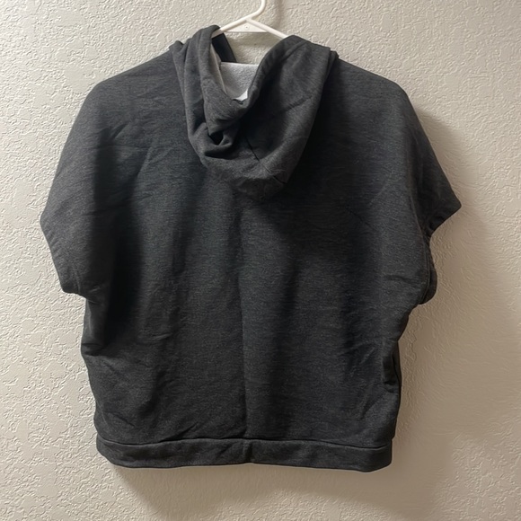 Nike Dri-Fit Cropped Short Sleeve Hoodie - Picture 3 of 3